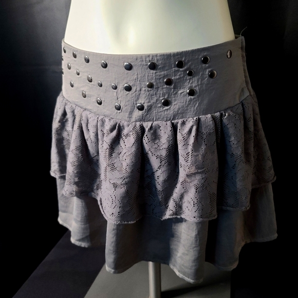 SHEIN Gray lace skirt - Picture 3 of 3